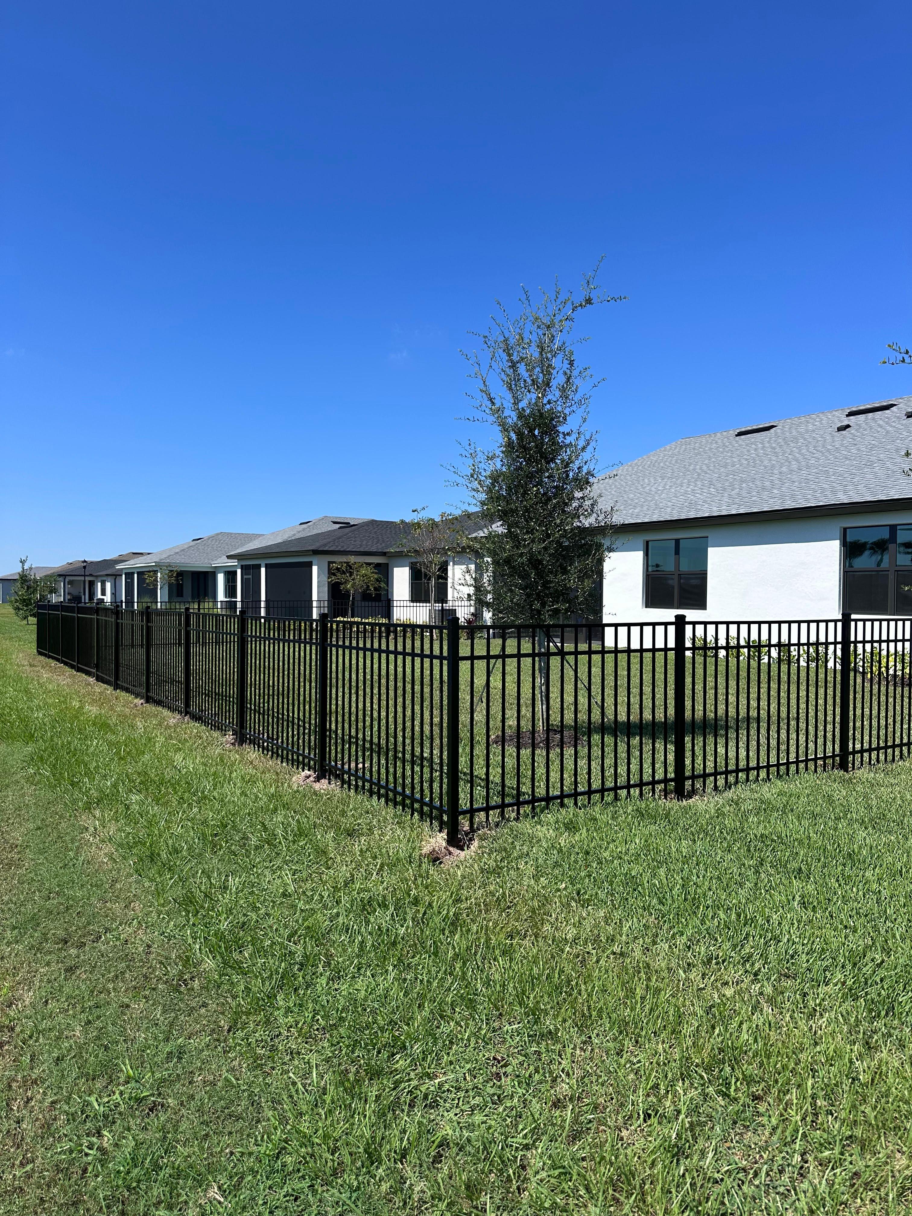 Dynamite Fence Tampa Image