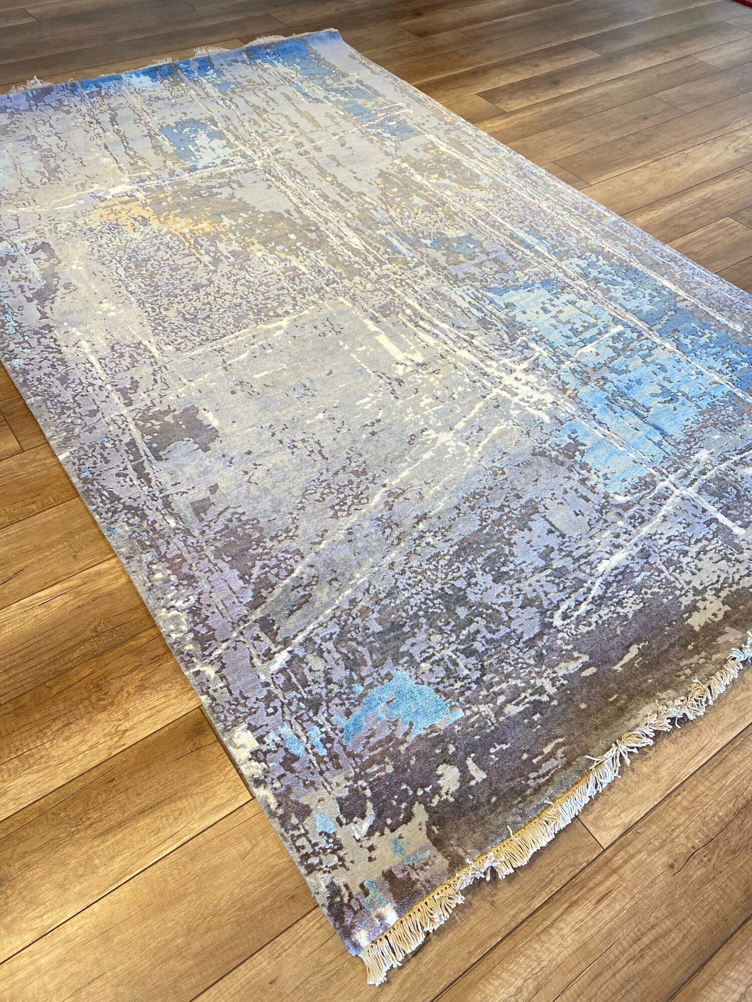 Rug Center Image
