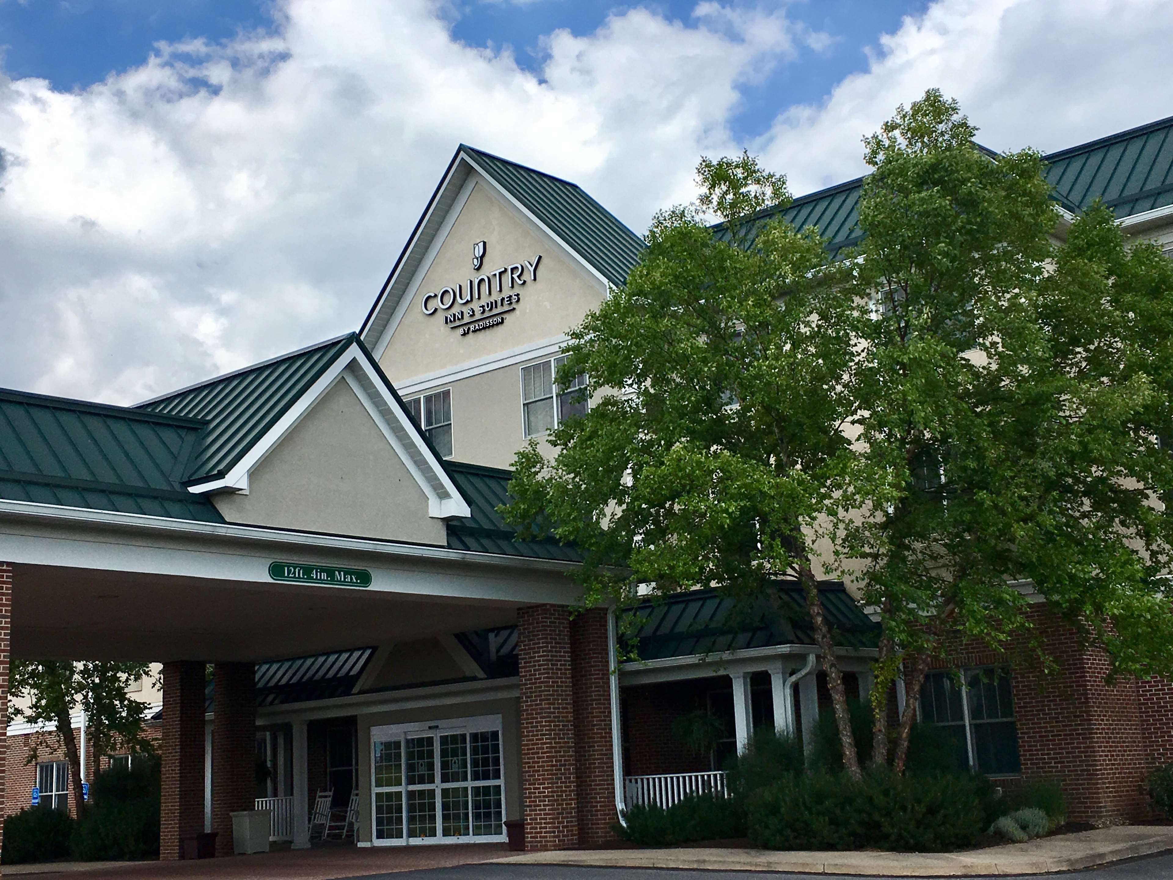 Country Inn & Suites by Radisson, Lewisburg, PA Photo