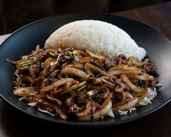 CHICKEN AND MONGOLIAN BEEF