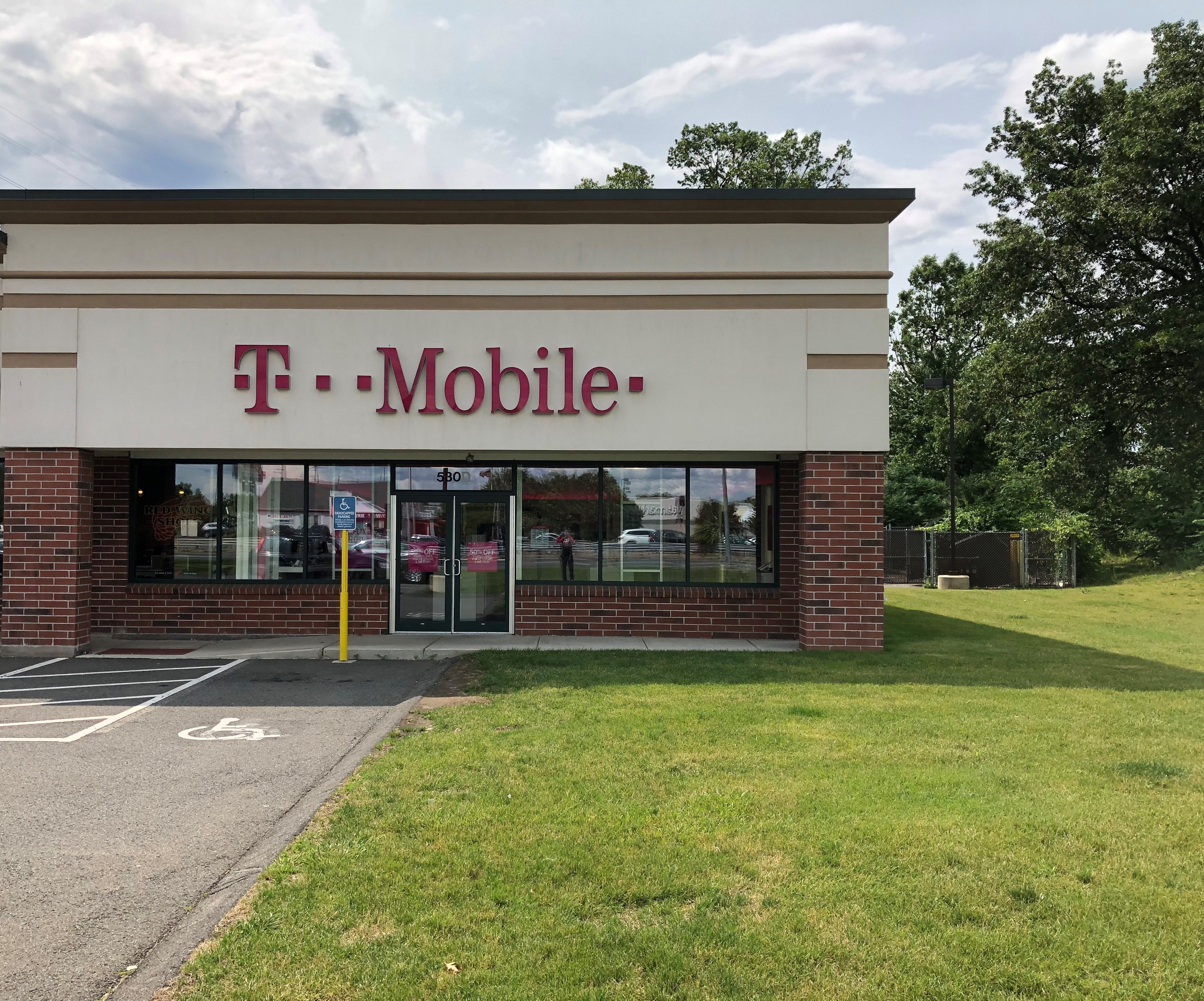 T Mobile Store At 530 Memorial Drive Ste D Chicopee Ma T Mobile