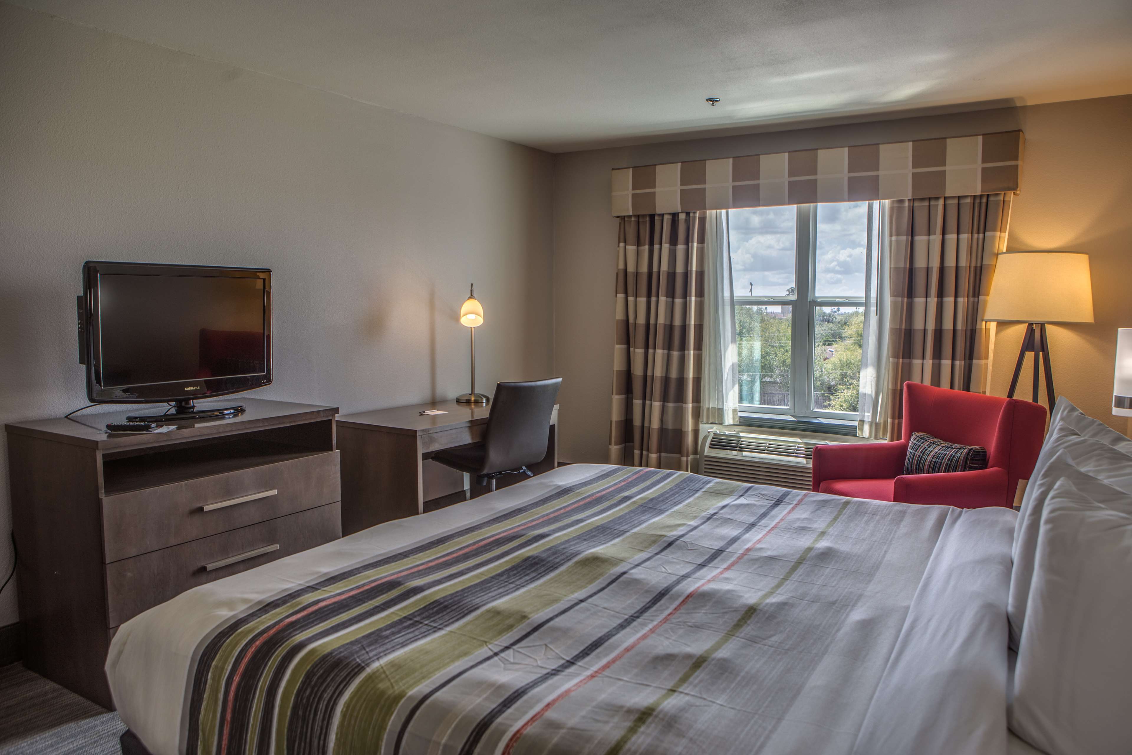 Country Inn & Suites by Radisson, Harlingen, TX Photo