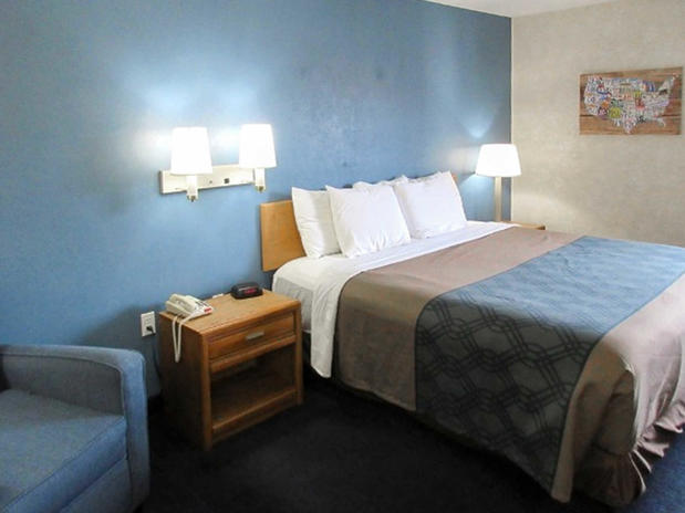 Images Econo Lodge Inn & Suites Lake Of The Ozarks