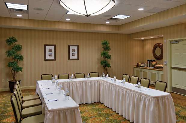 Images Hilton Garden Inn Lakewood