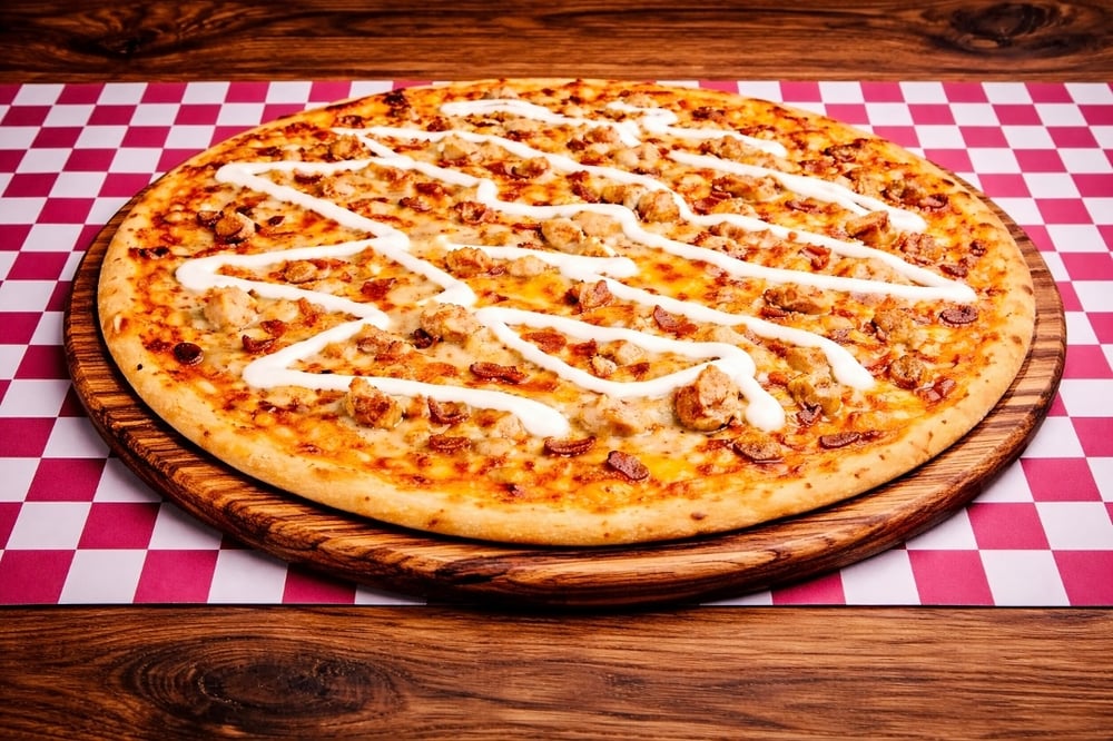 Lg Gold Chicken Bomb Pizza 14 (Italian Style)