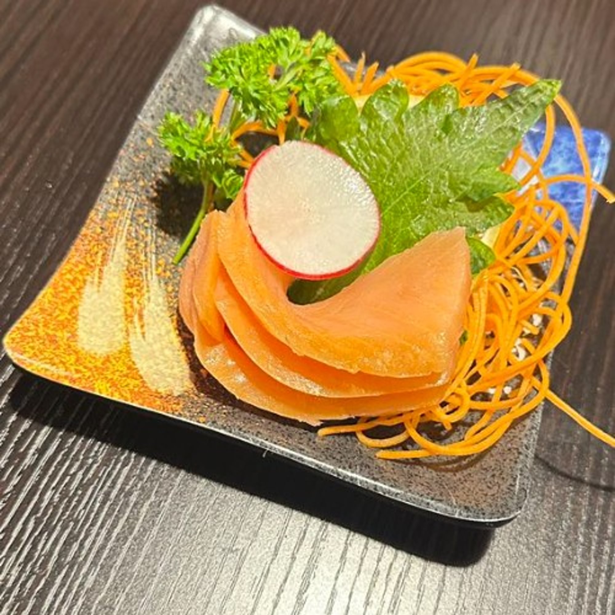 Smoked Salmon Sashimi (3) 🐟