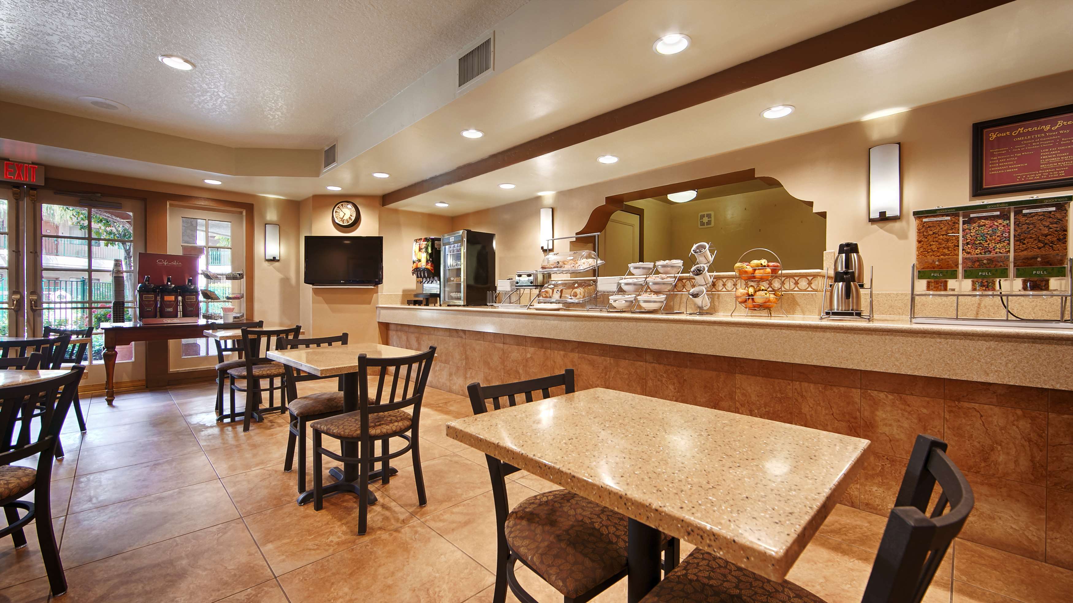 Best Western San Dimas Hotel & Suites Photo