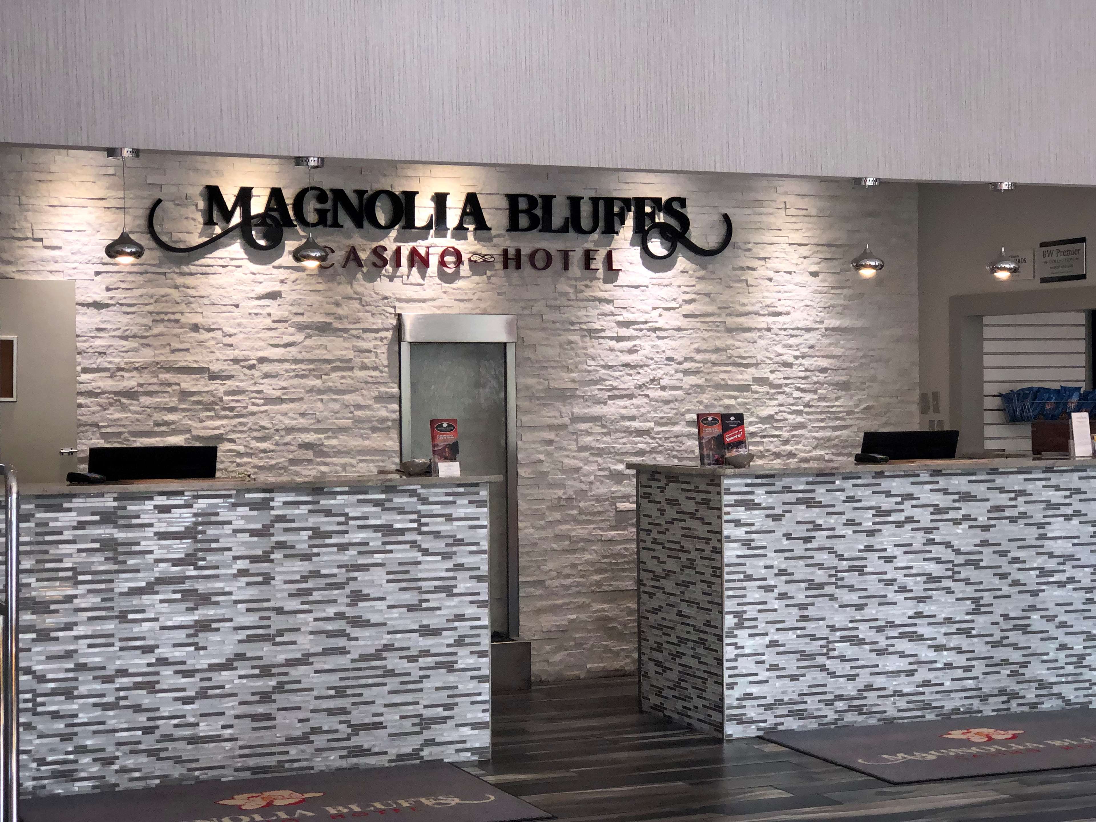 Magnolia Bluffs Casino Hotel, BW Premier Collection Photo