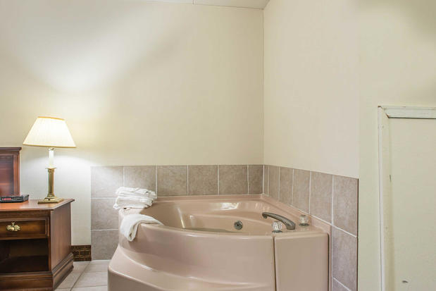 Images Rodeway Inn