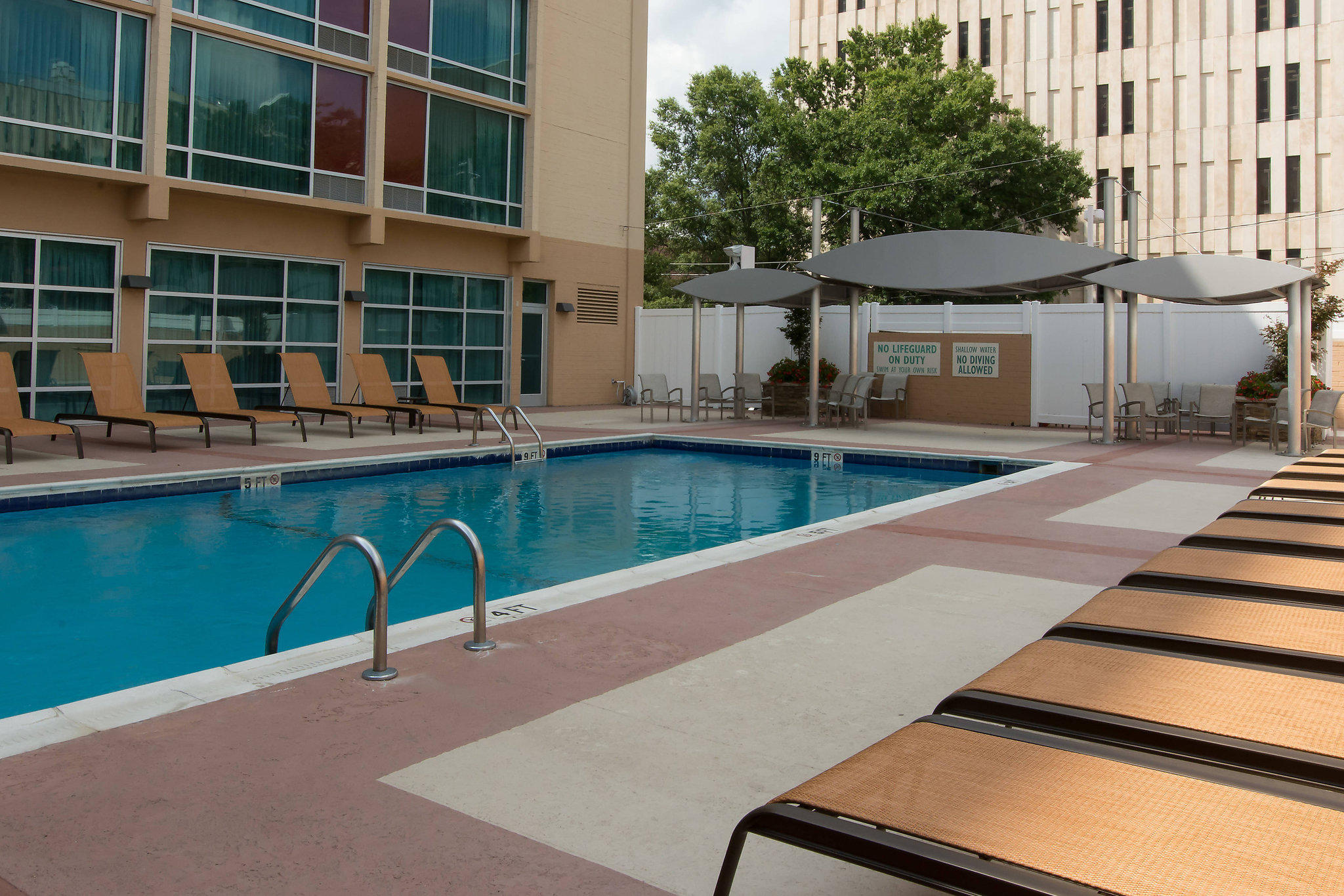 Courtyard by Marriott Columbia Downtown at USC Photo
