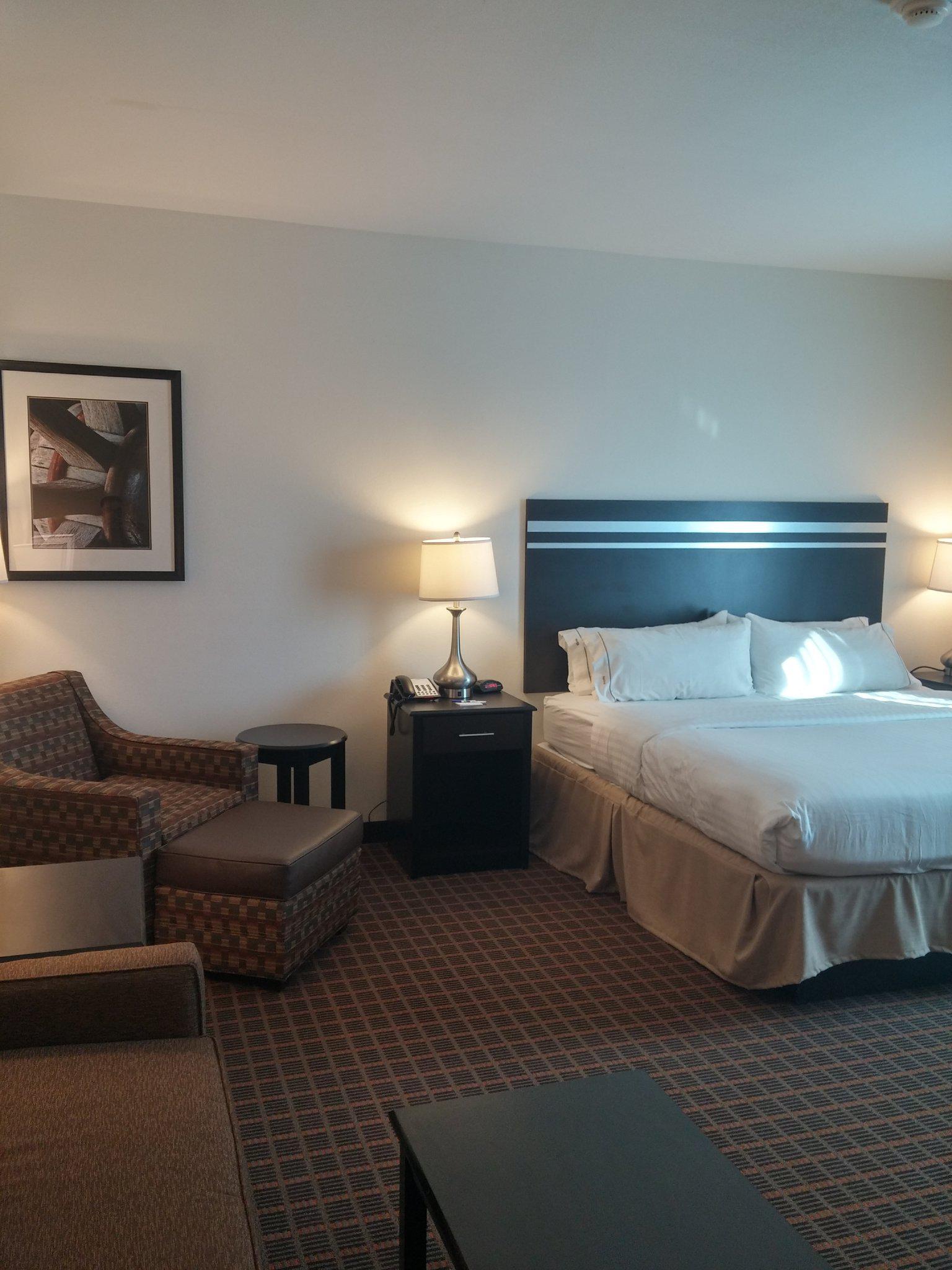 Holiday Inn Express & Suites Golden - Denver Area Photo