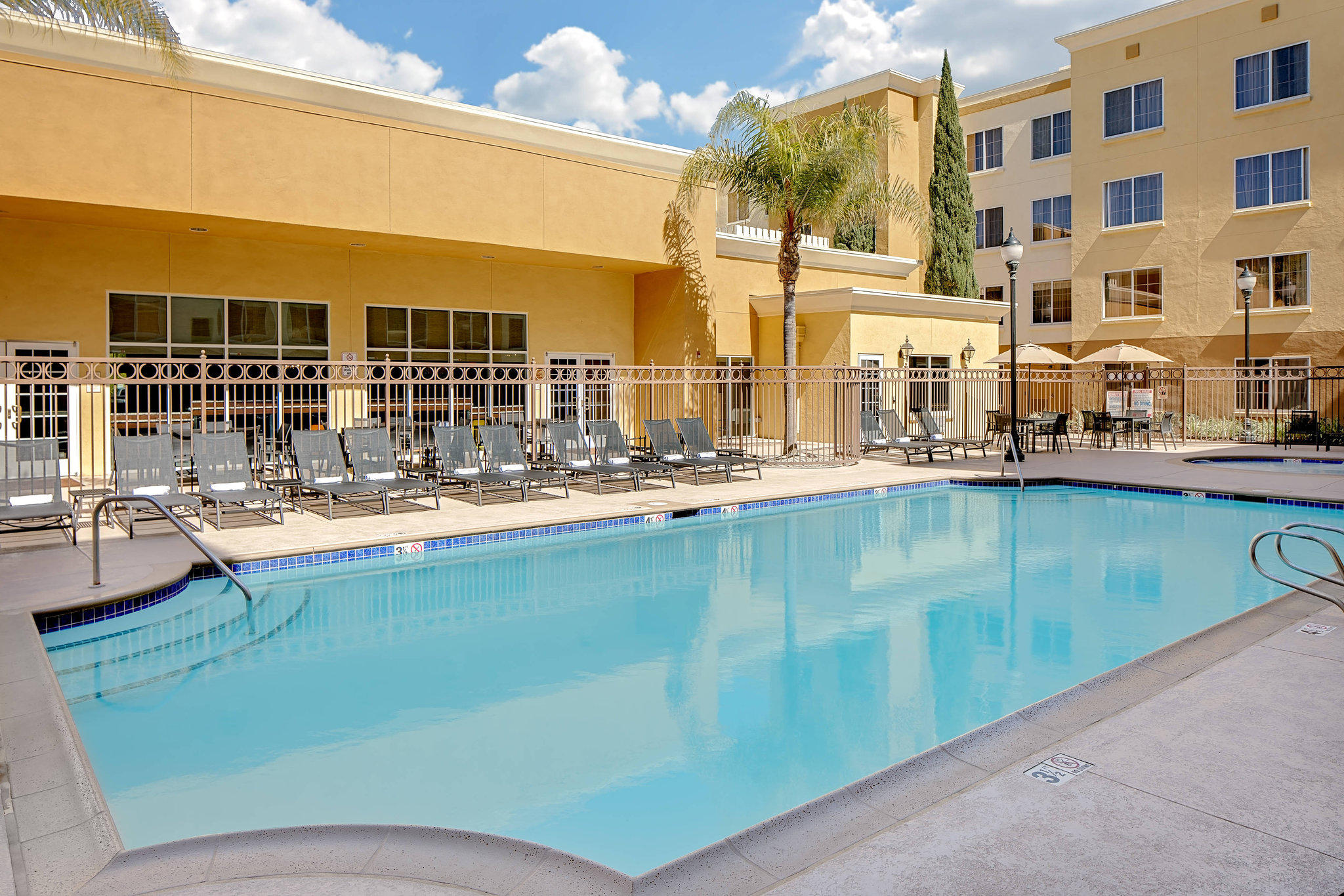 Residence Inn by Marriott San Diego Mission Valley Photo