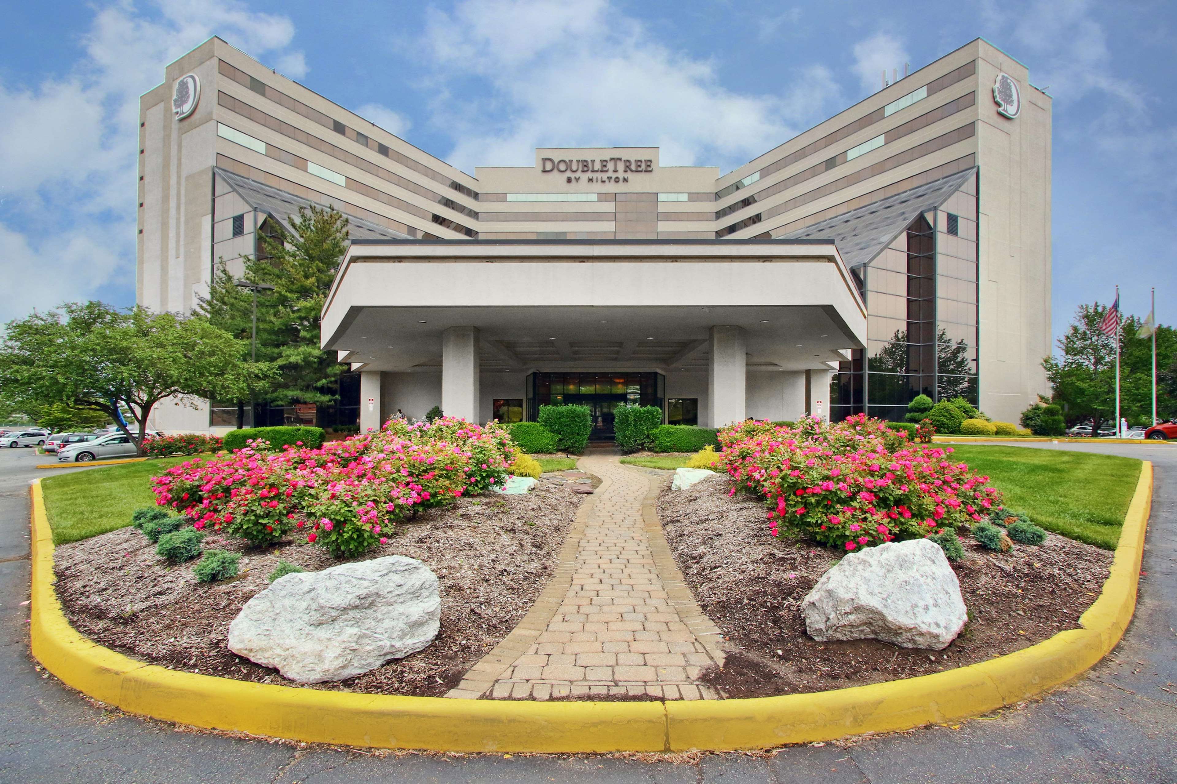 DoubleTree by Hilton Hotel Newark Airport Photo