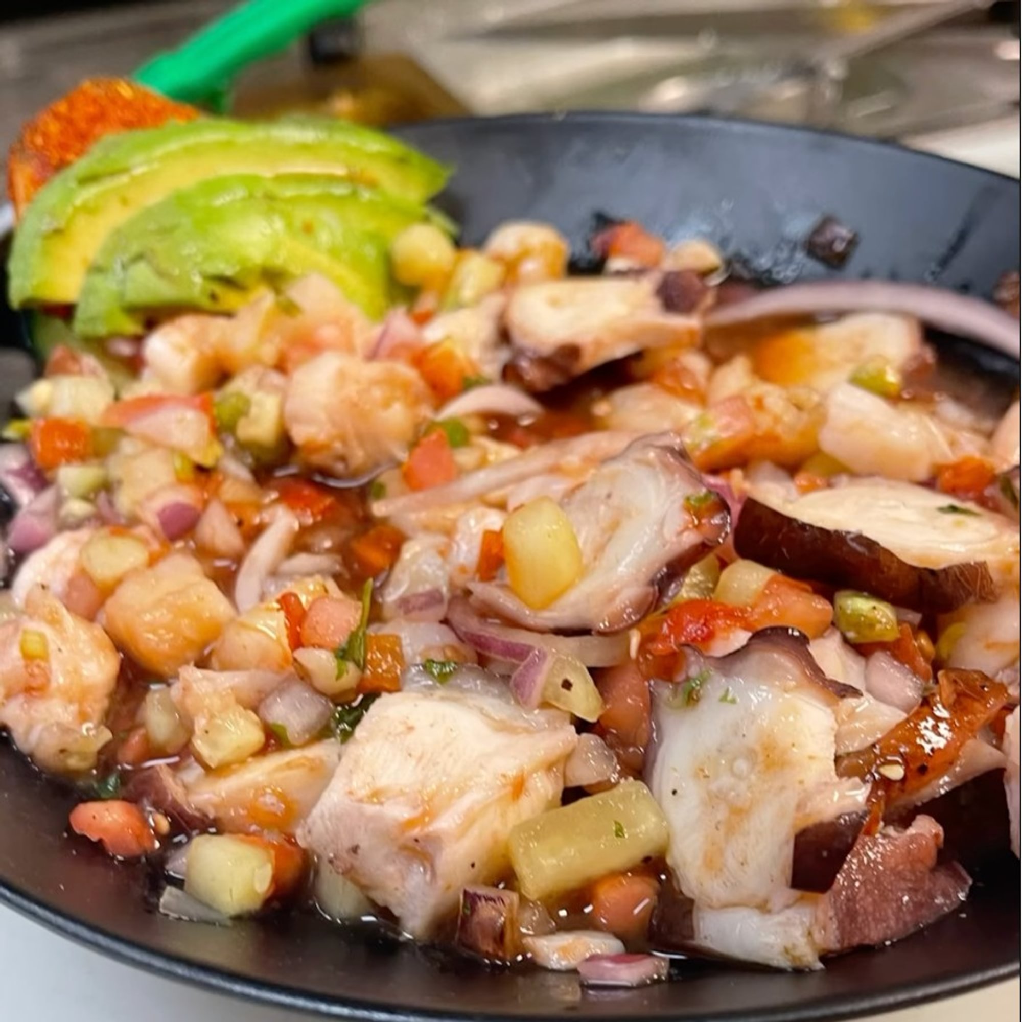 Ceviche de Camarón y Pulpo