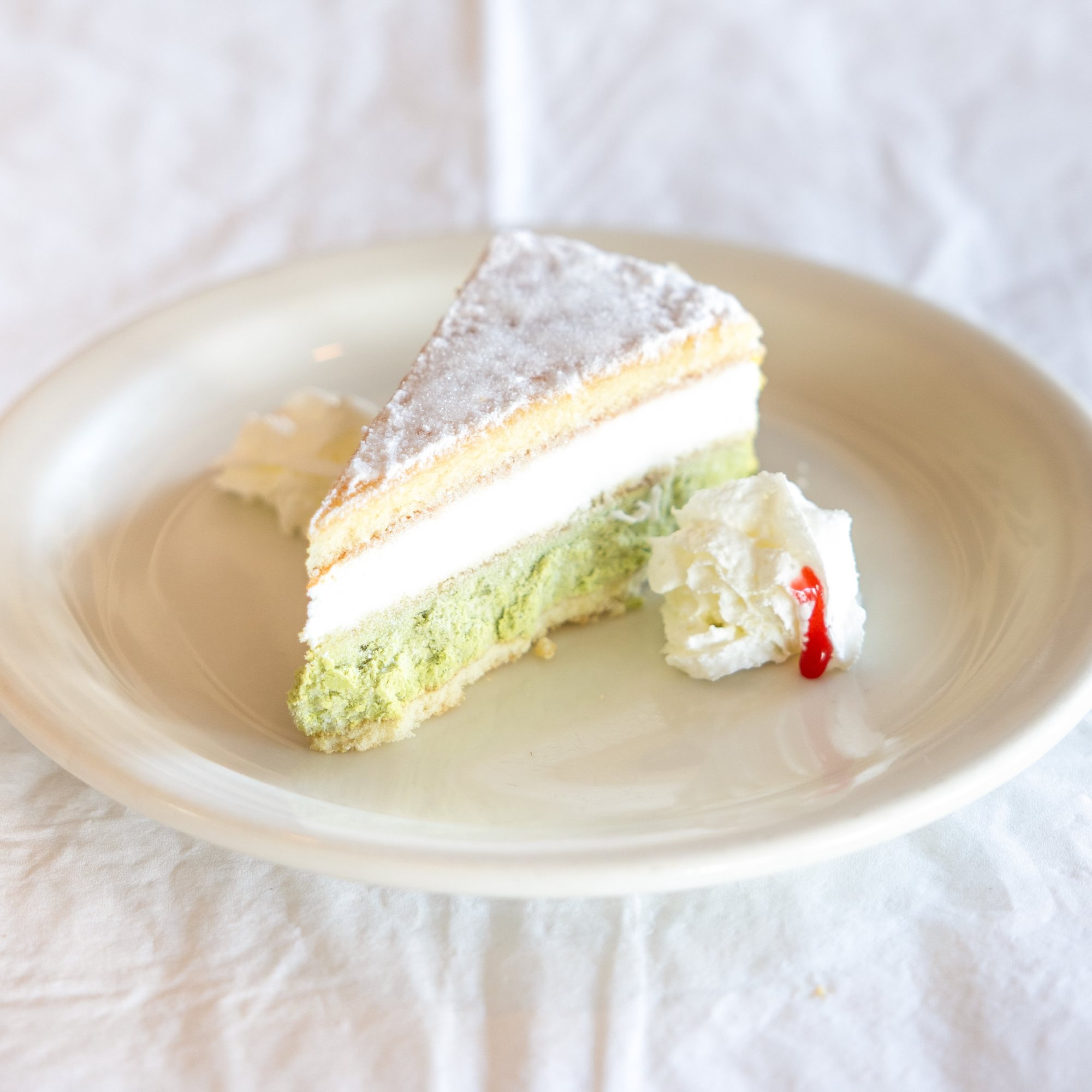 Pistachio & Ricotta Cake