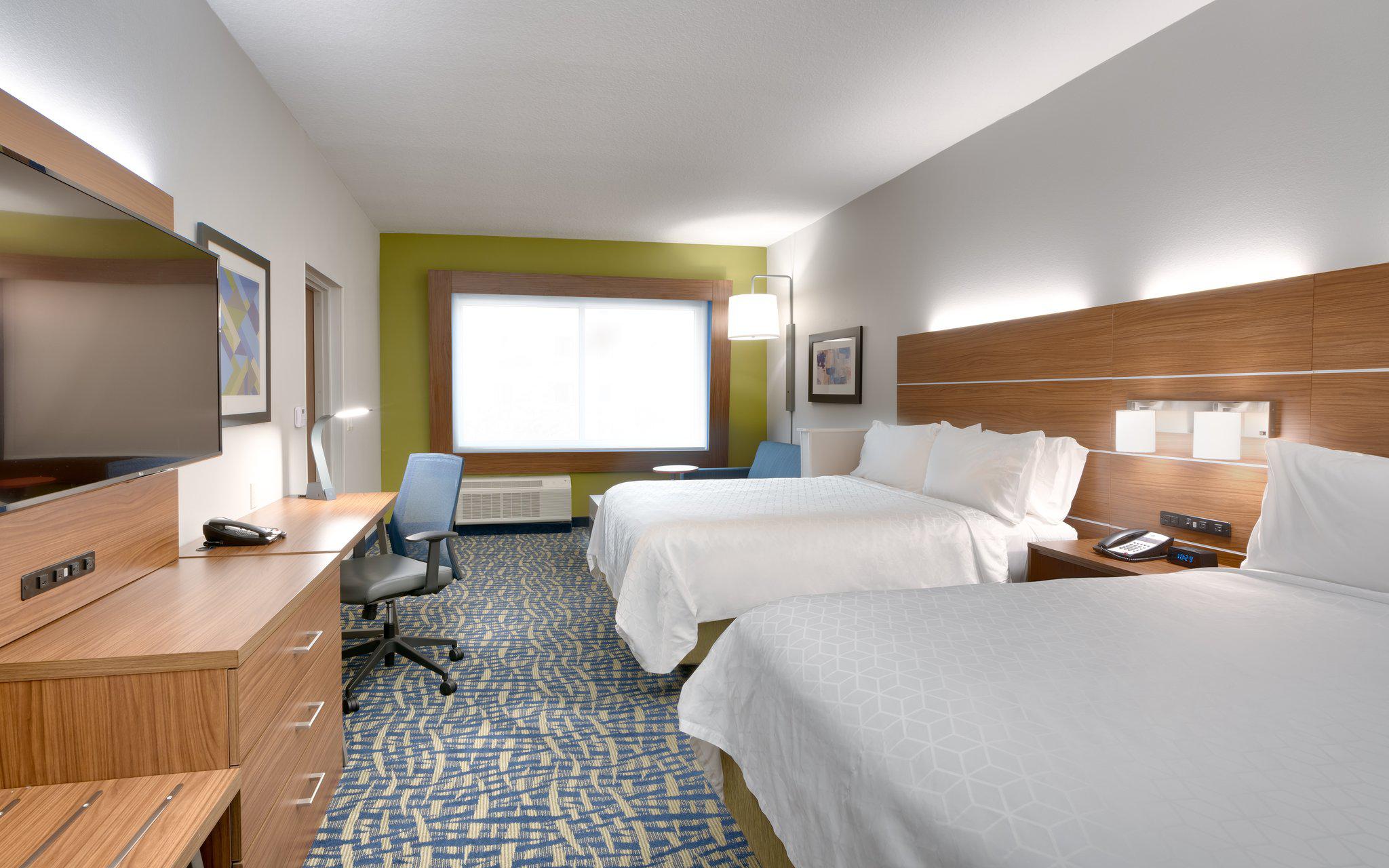 Holiday Inn Express & Suites Gainesville I-75 Photo