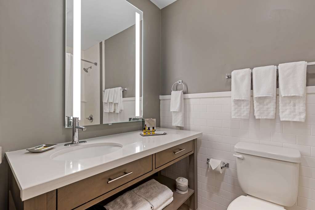 Best Western Plus Waterloo & Cedar Falls Image