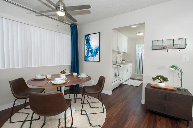 Images Riverside Villas