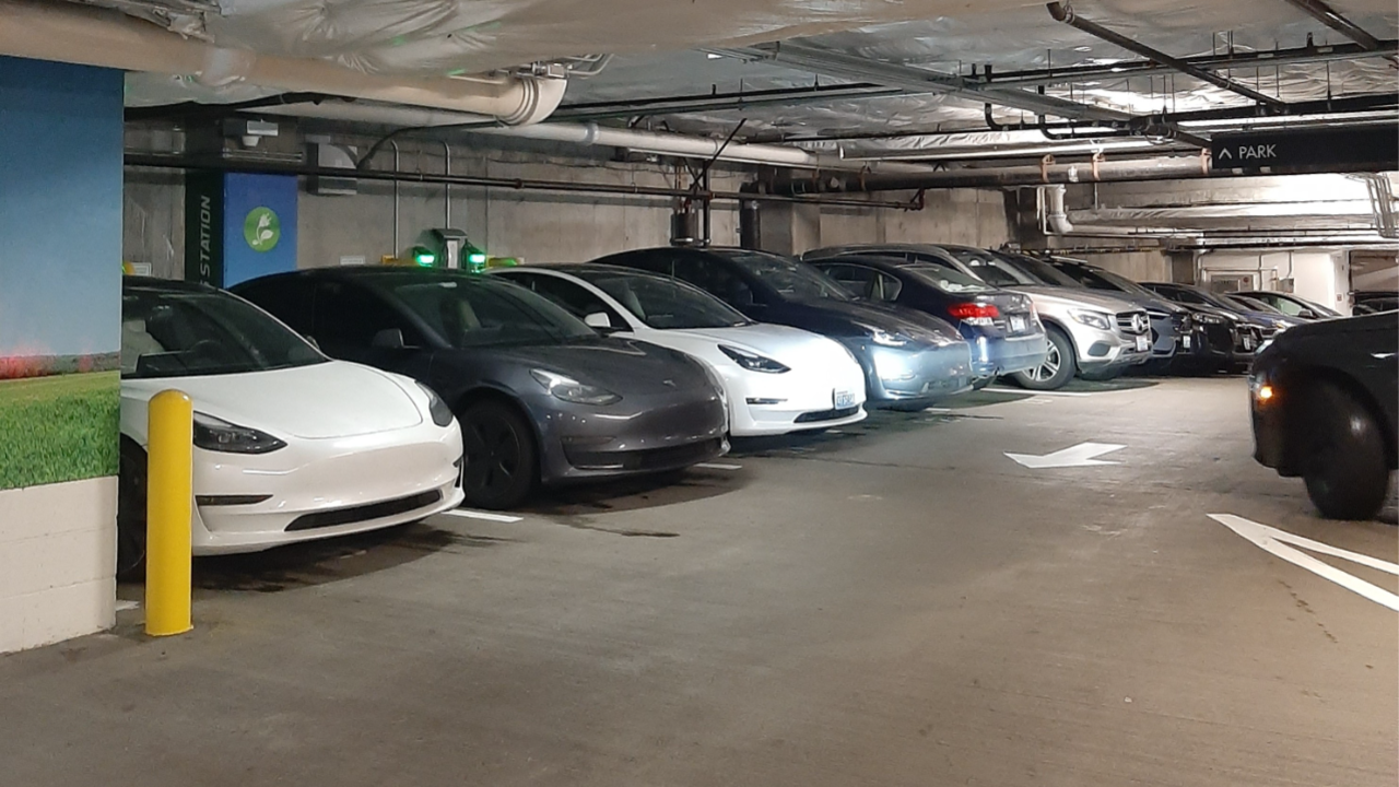 LAZ Parking - 1918 8th Garage