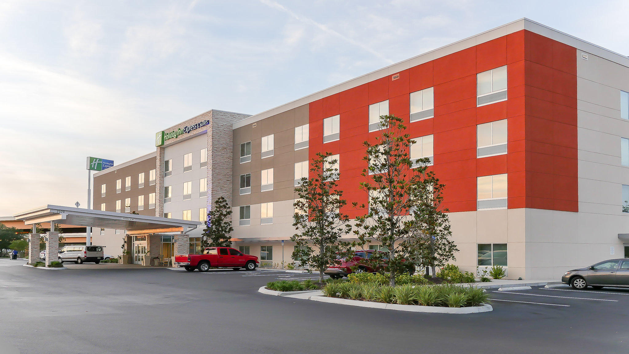 Holiday Inn Express & Suites Tampa East - Ybor City Photo