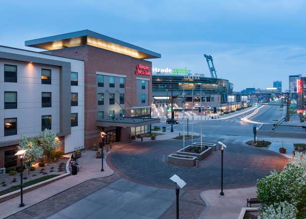 Images Hampton Inn & Suites Omaha-Downtown