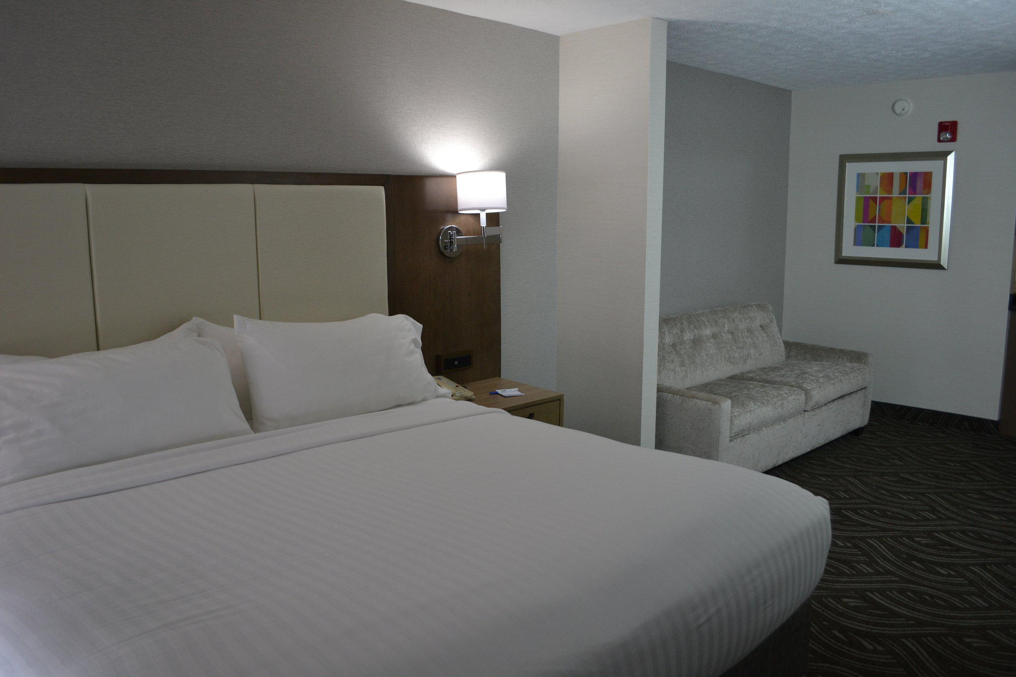 Holiday Inn Express & Suites Kent State University Photo