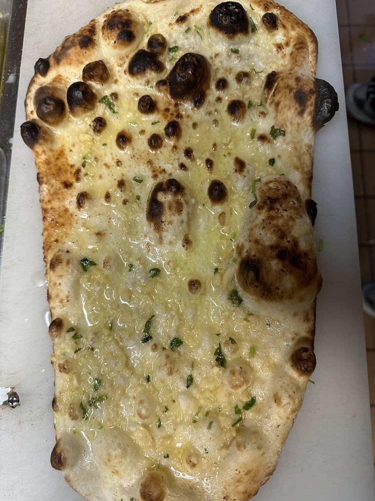Garlic Naan (N)