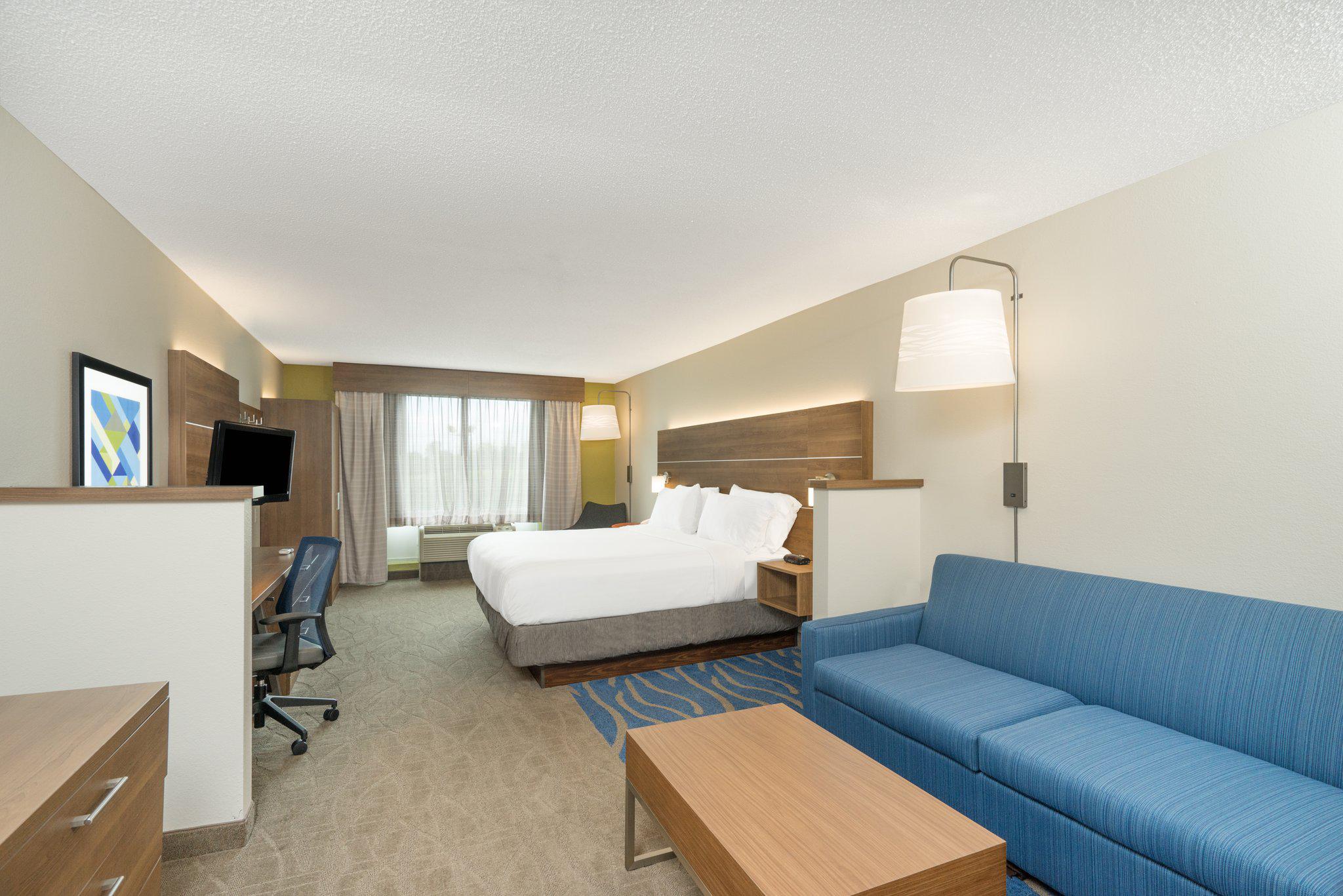 Holiday Inn Express & Suites Frankfort Photo