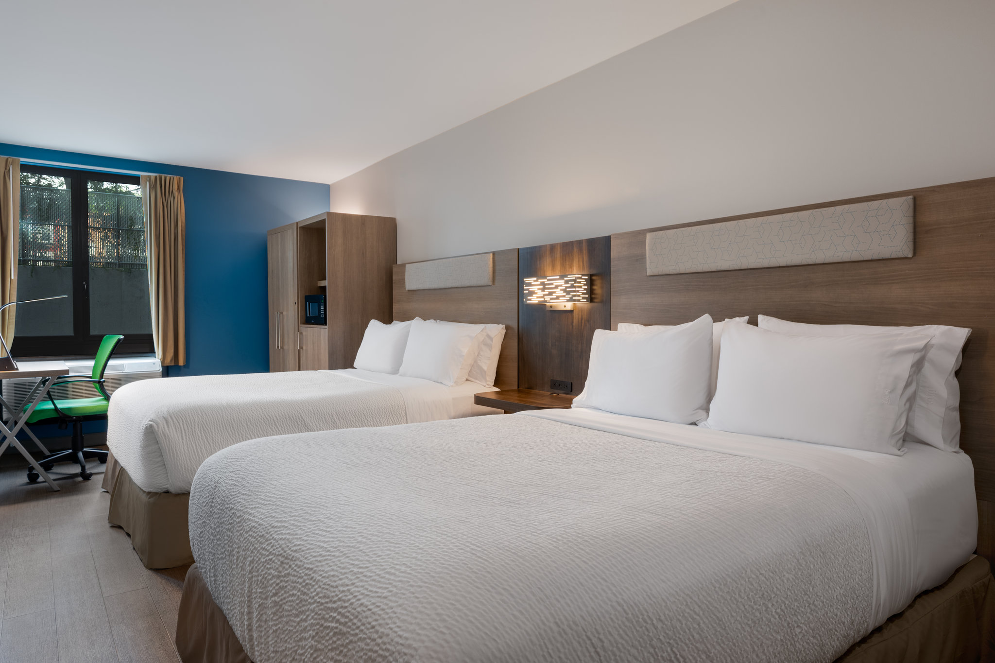 Holiday Inn Express & Suites Bronx - Zoo Area by IHG Image