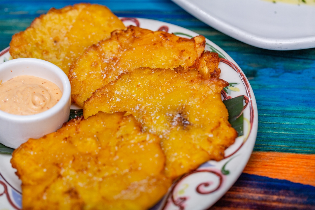 TOSTONES (V)