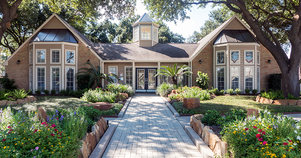 Images Oaks at Greenview Apartments