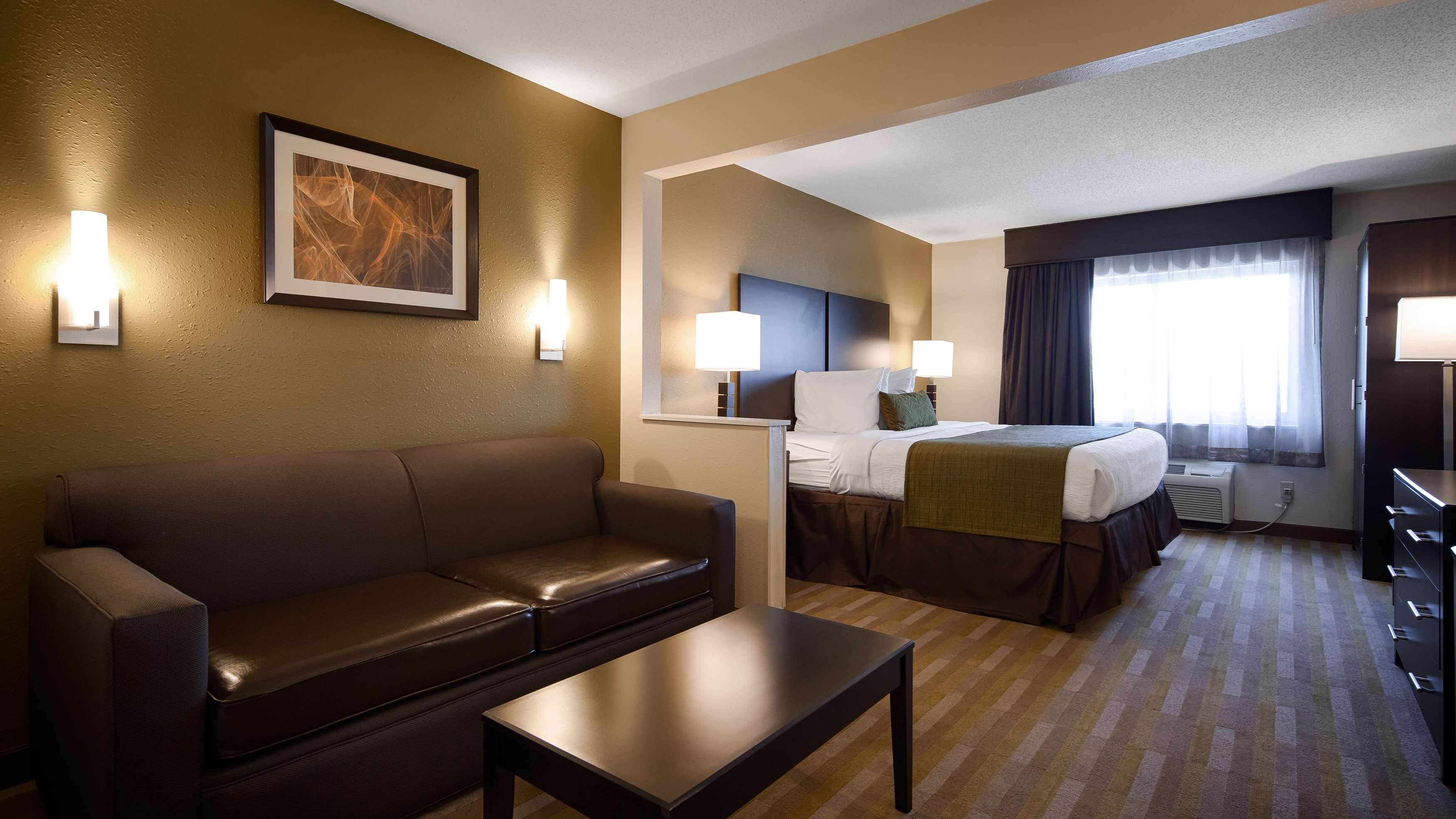 Best Western Hilliard Inn & Suites Photo