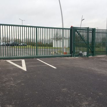 HEAVY DUTY FARM GATES