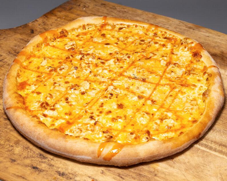 Medium Chicken Wing Pizza