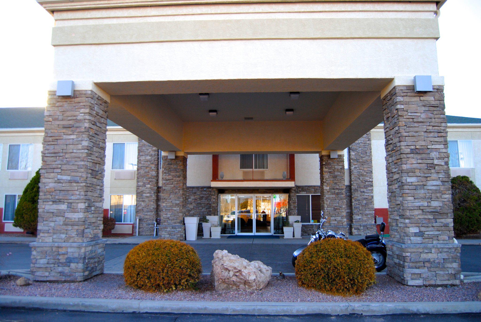 Holiday Inn Express la Junta Photo