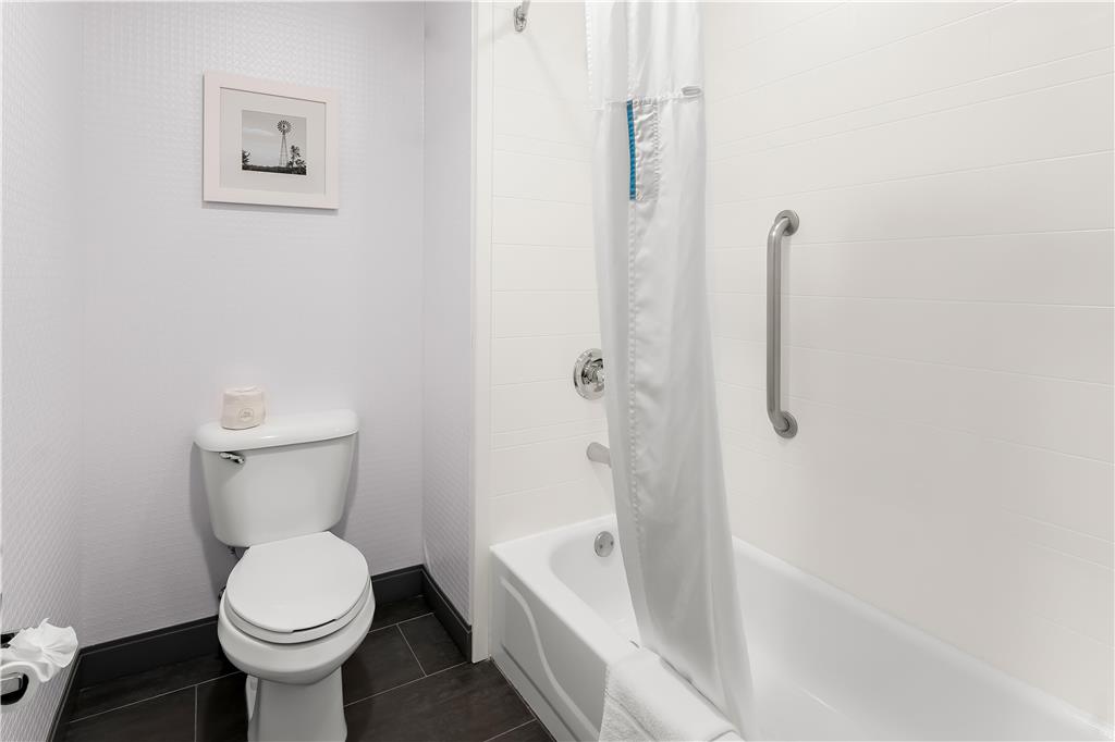 Hampton Inn & Suites Newtown Image