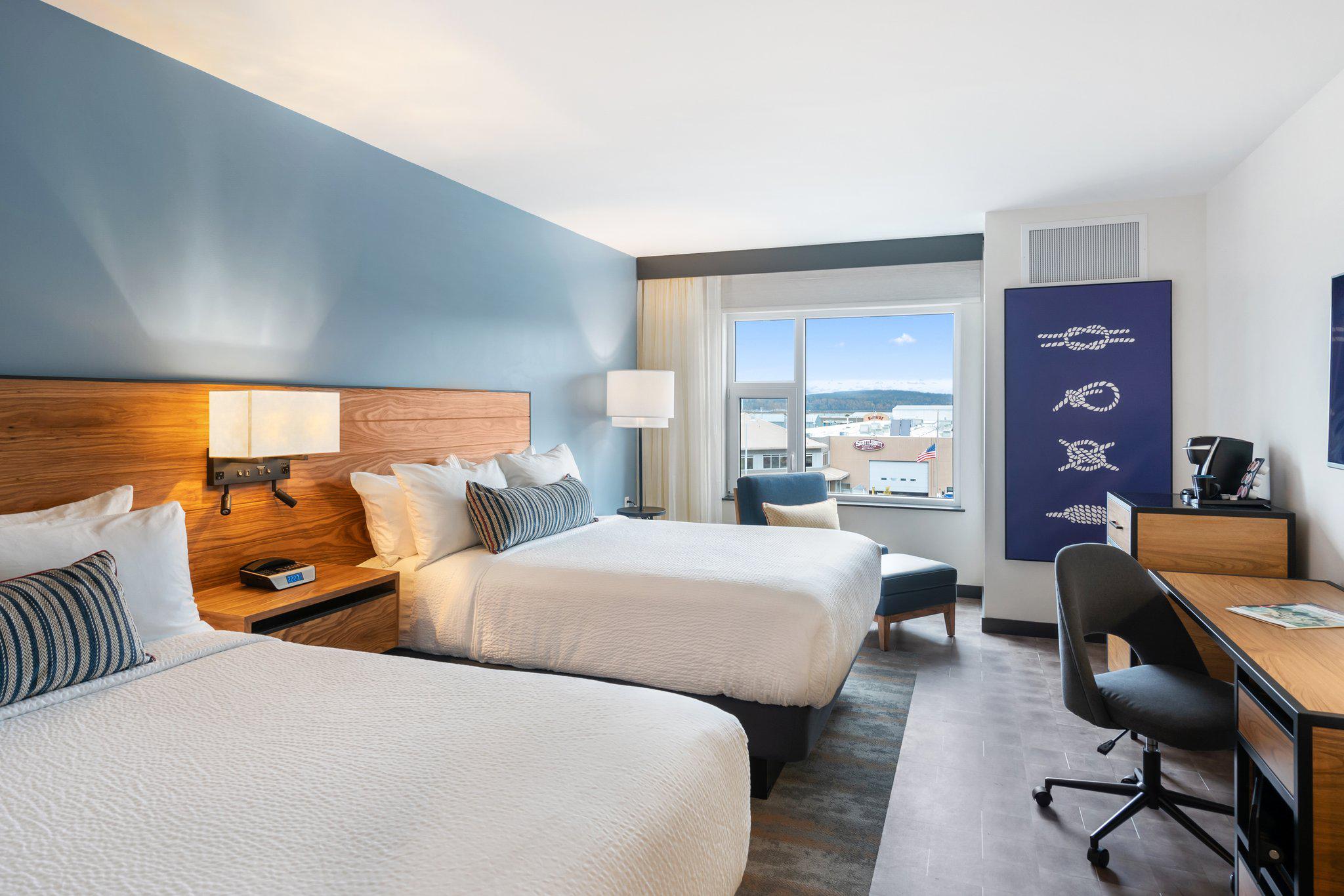 Hotel Indigo Seattle Everett Waterfront Photo