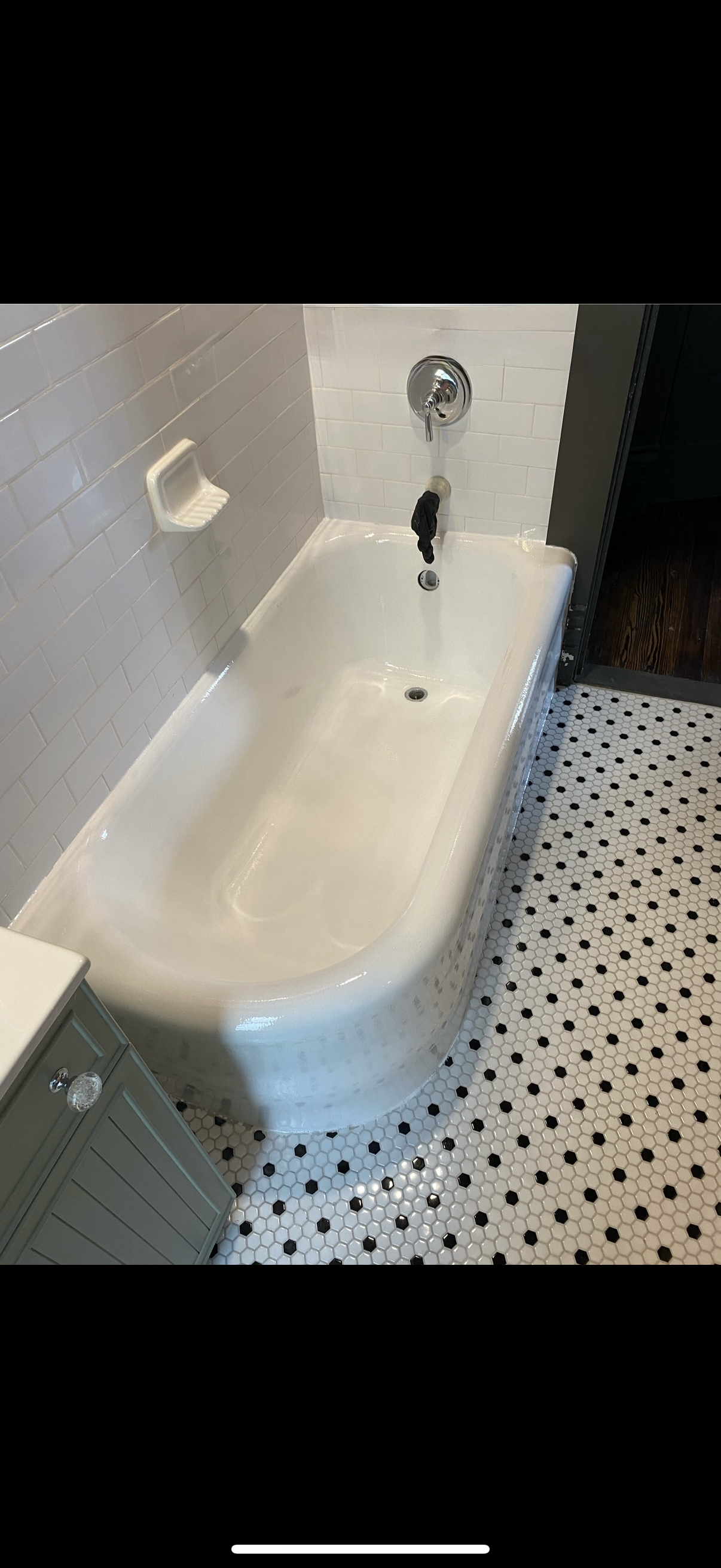 Bathtub Refinishing & More Image