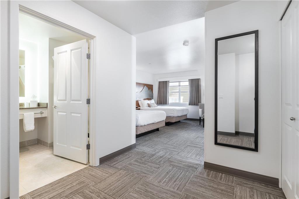 Marshall Suites Bainbridge Island, SureStay Collection Image