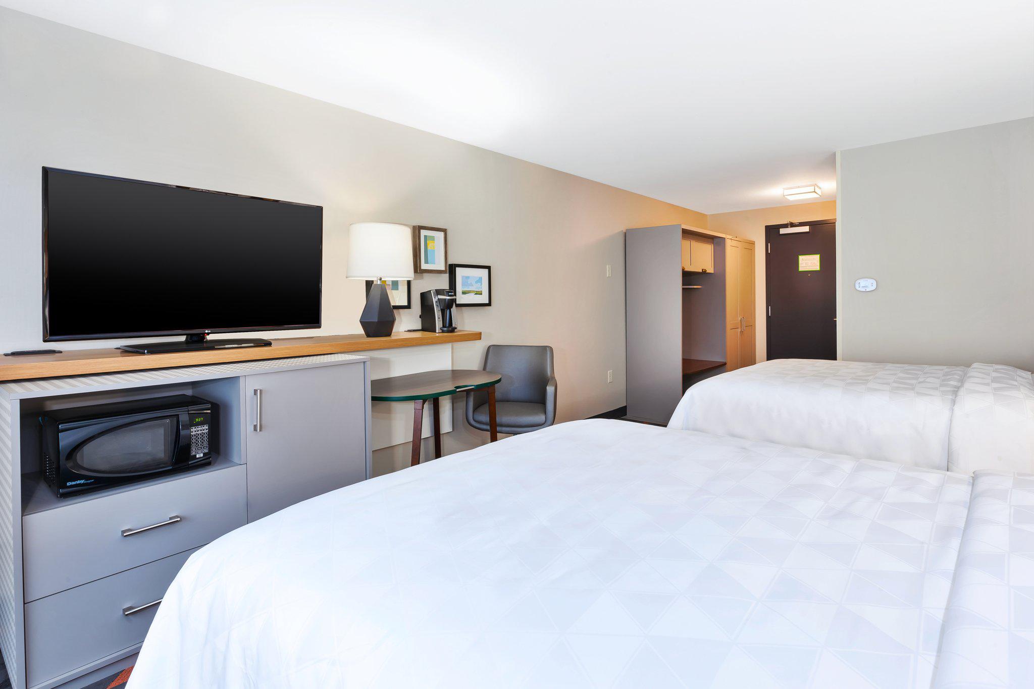 Holiday Inn & Suites Toledo Southwest - Perrysburg Photo