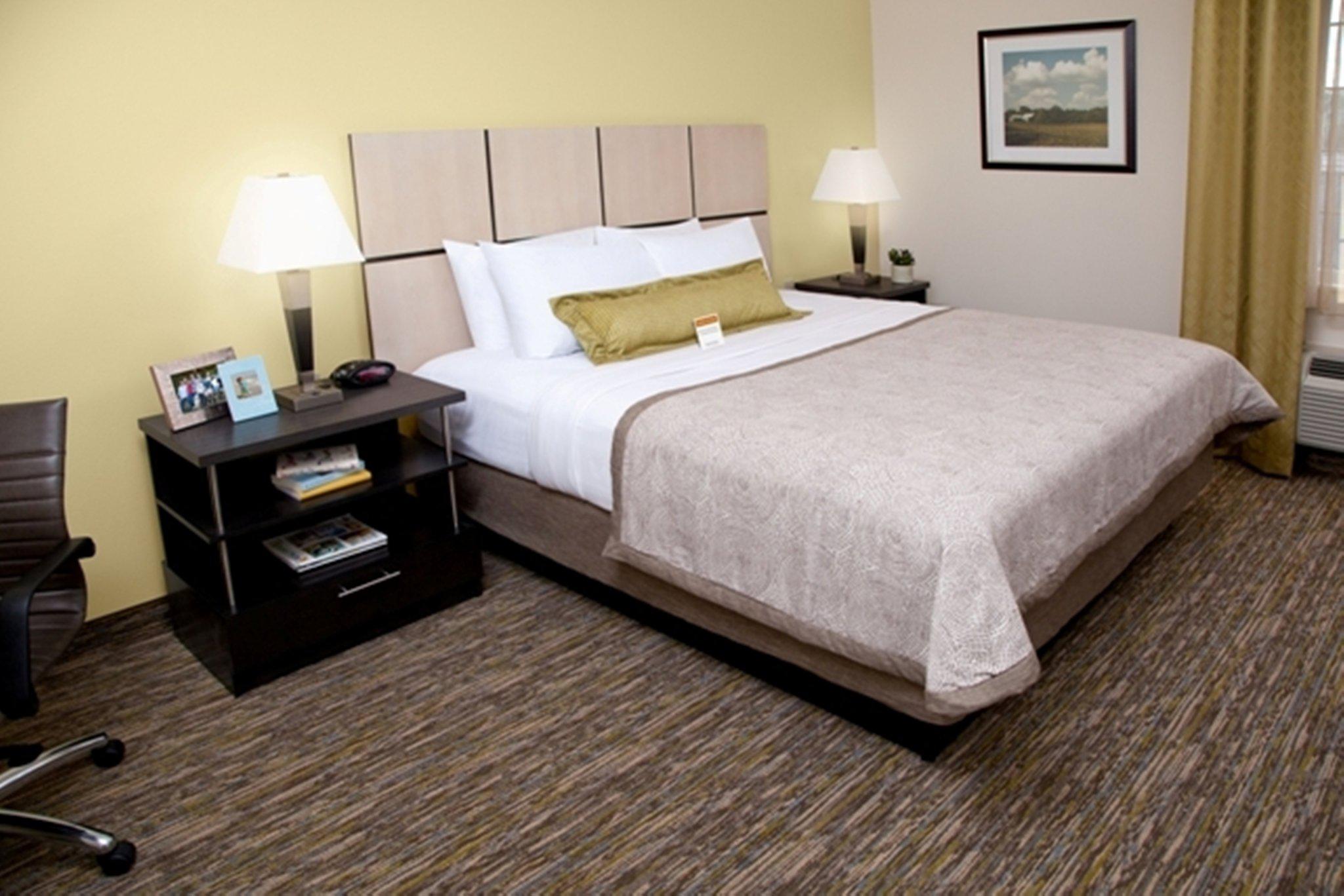 Candlewood Suites Lakeville I-35 Photo