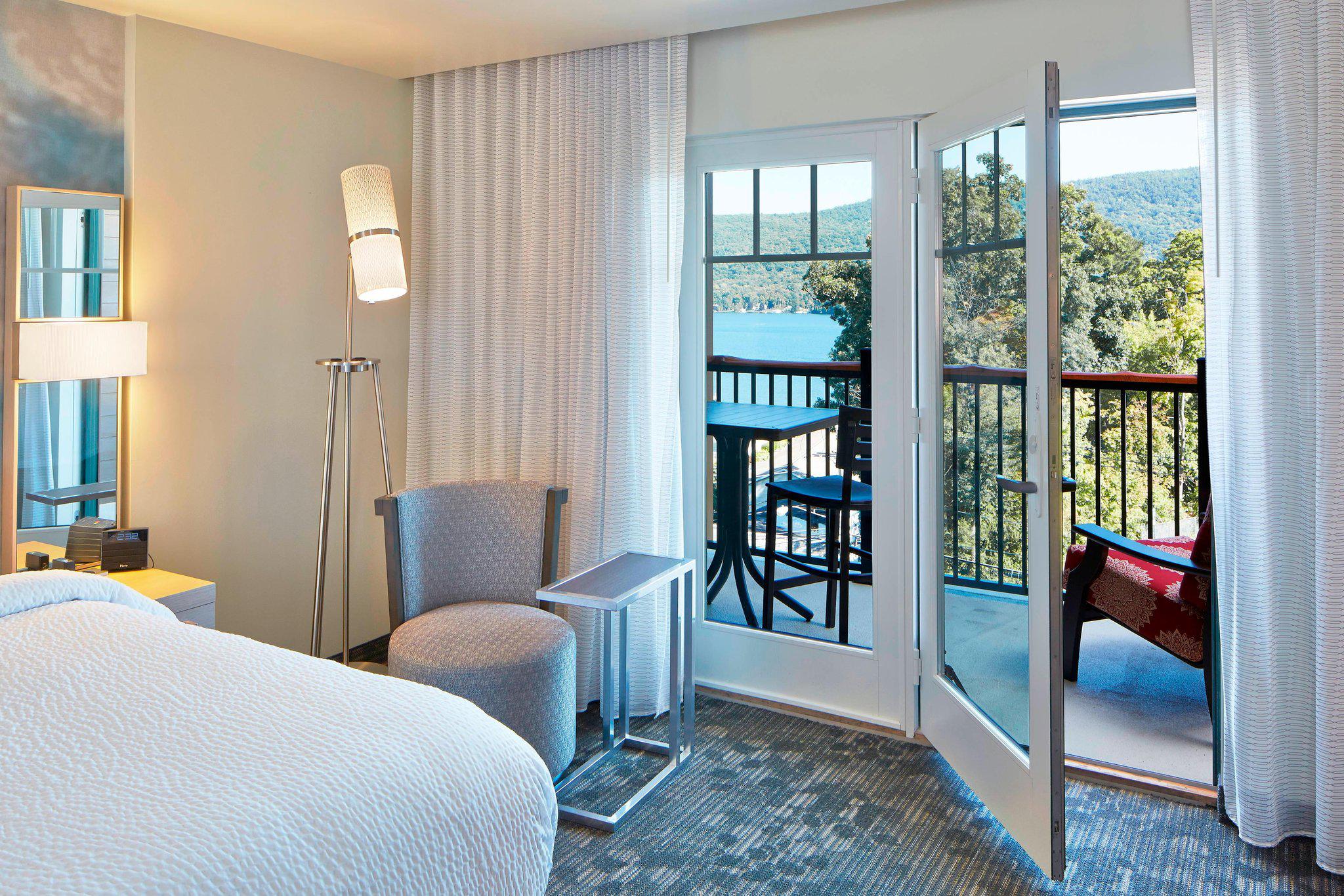 Courtyard by Marriott Lake George Photo