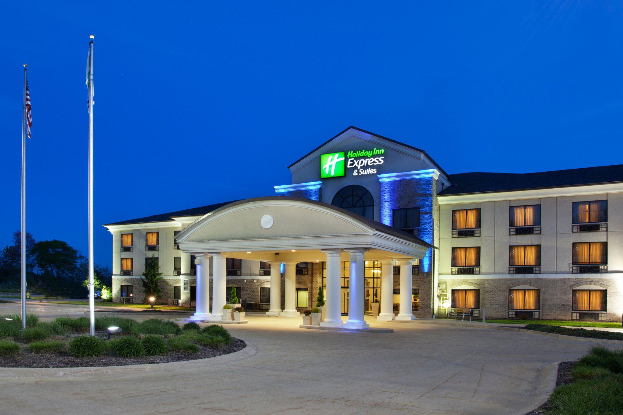 Holiday Inn Express & Suites Wadsworth Photo