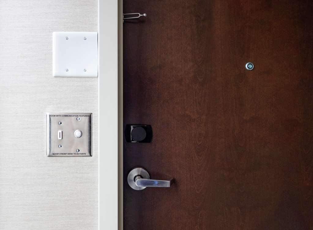 DoubleTree by Hilton Jamestown Image