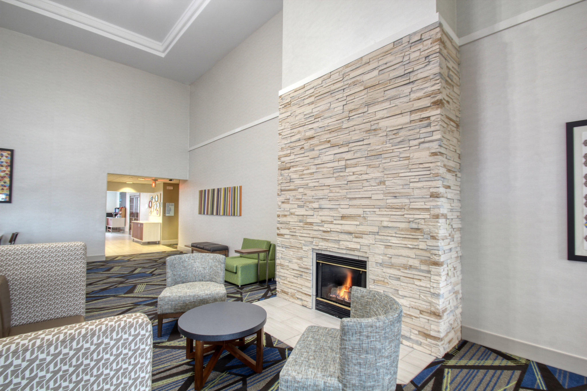 Holiday Inn Express & Suites Oshkosh-Sr 41 Photo