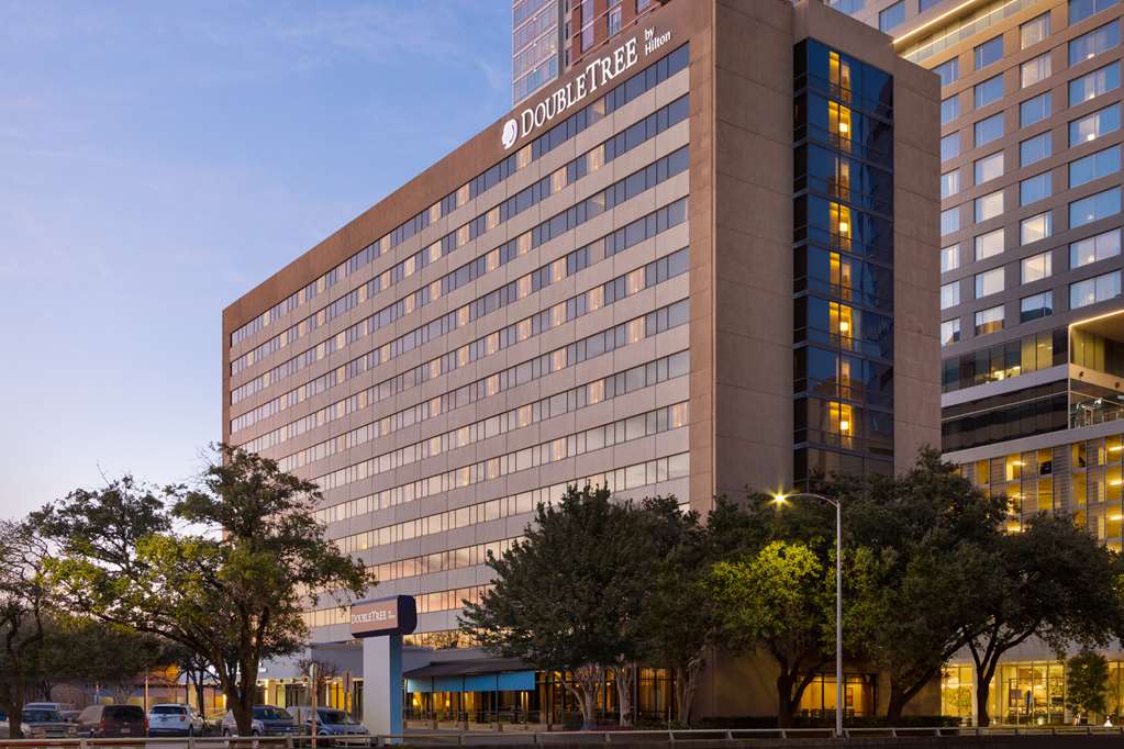 DoubleTree by Hilton Houston Medical Center Hotel & Suites, 6800 Main