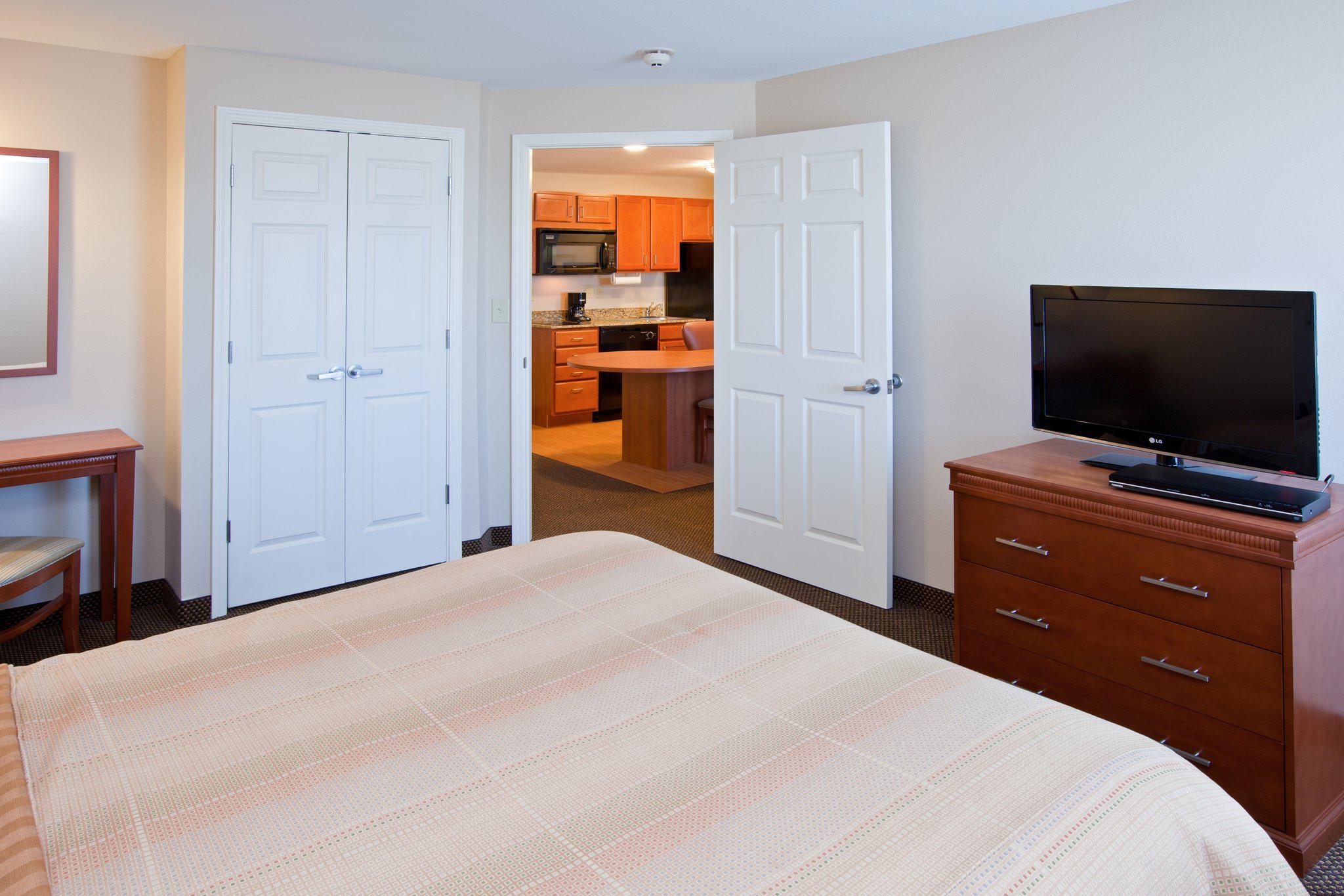 Candlewood Suites Lafayette Photo