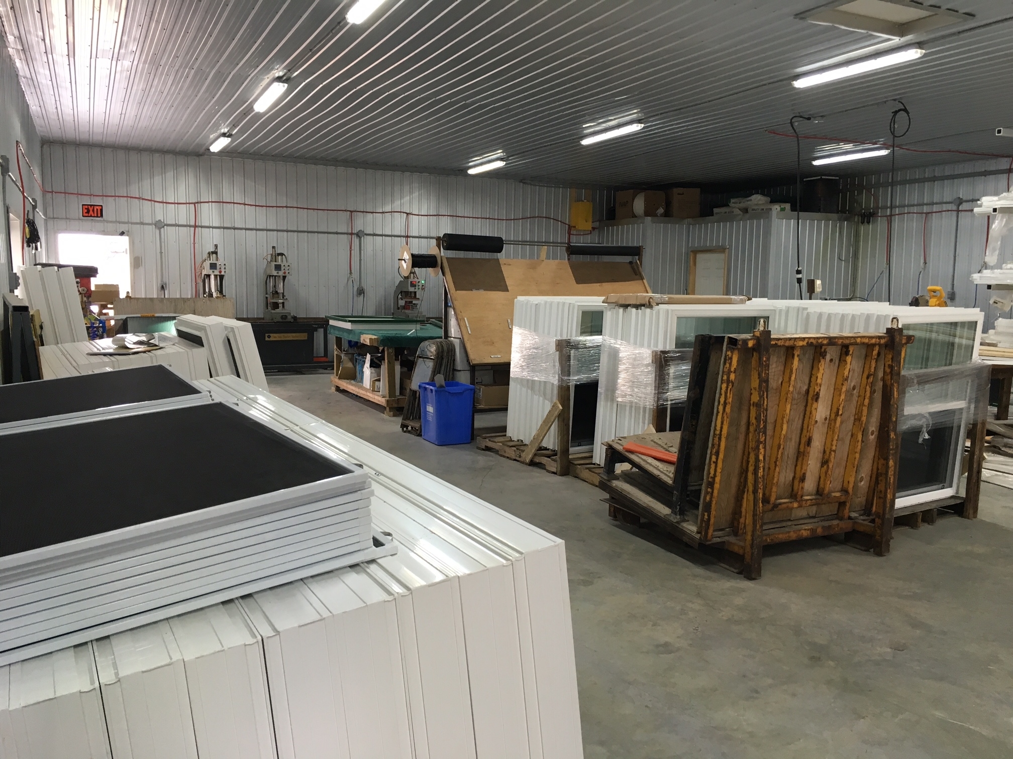 Images NFB MFG Vinyl Windows