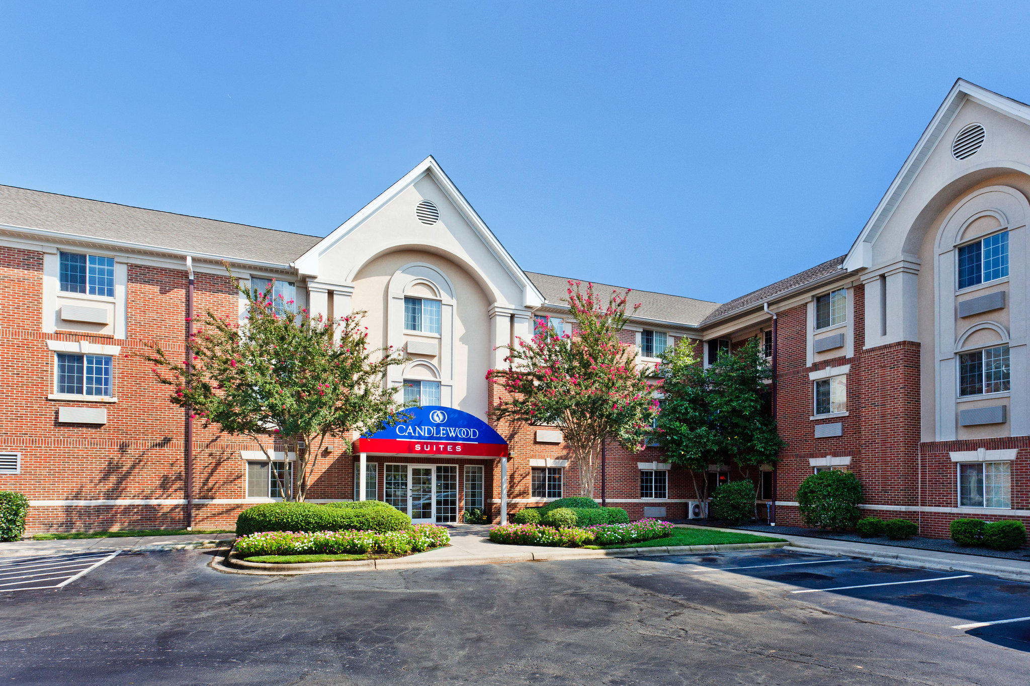 Candlewood Suites Charlotte-University Photo