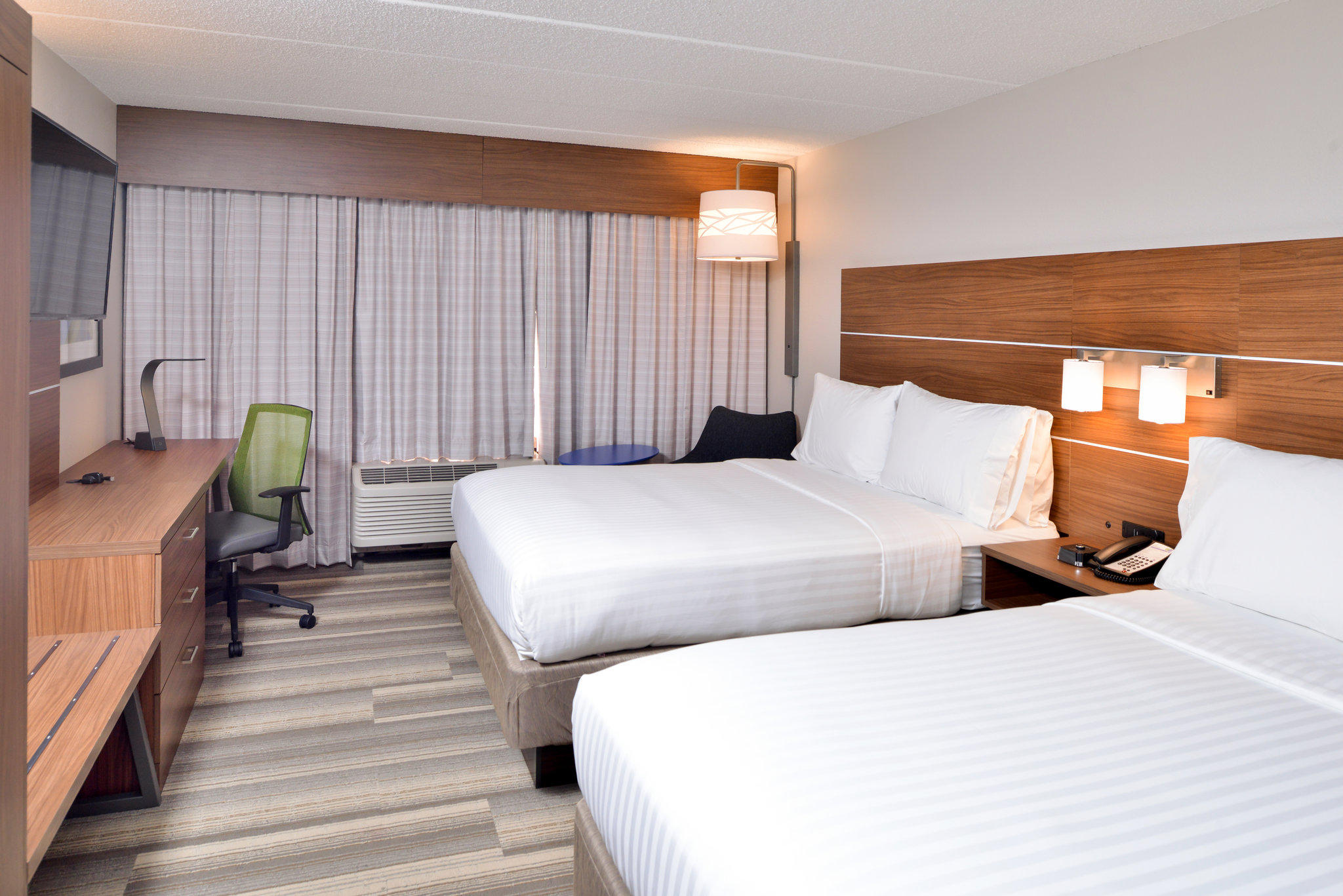 Holiday Inn Express & Suites Indianapolis Dtn-Conv Ctr Area Photo